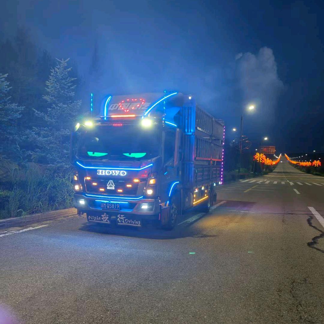 00后卡车🚚小谭