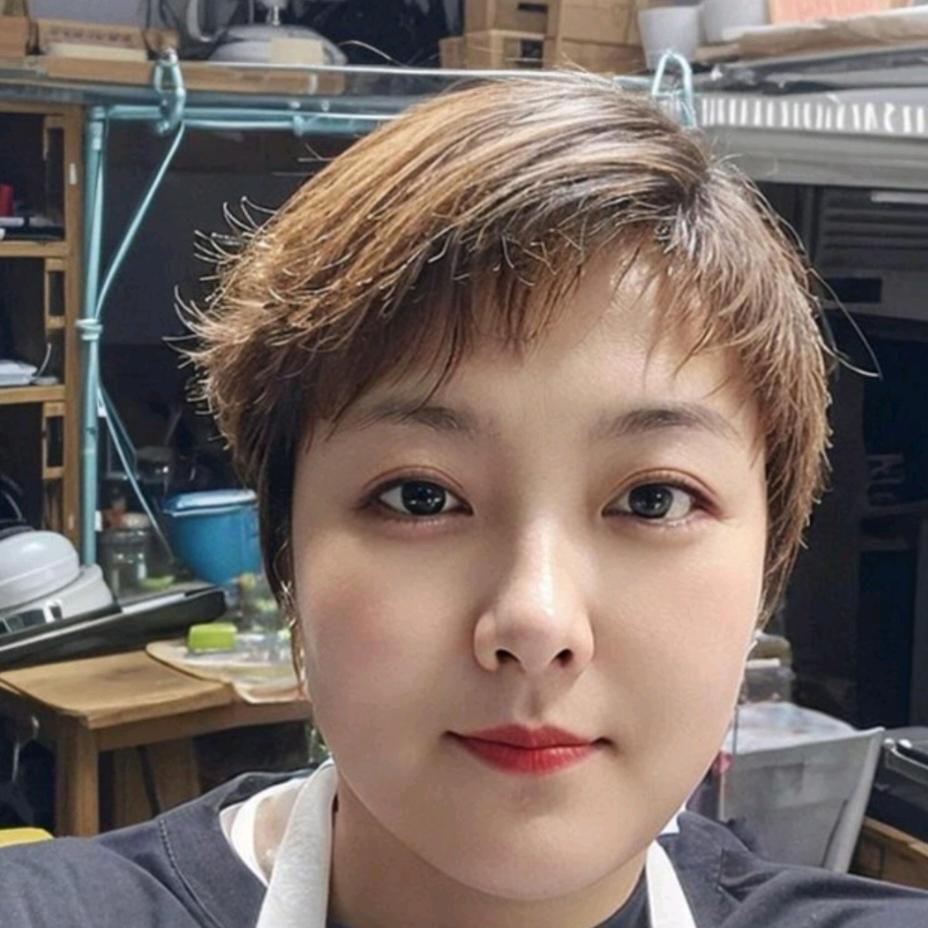 富农门西侧白色小吃车肉蛋堡，纯东北馅饼