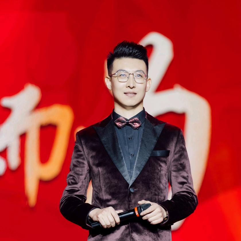 Mr 武丶文