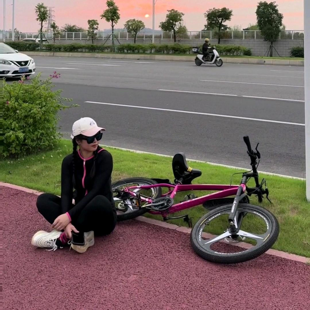 @77琪