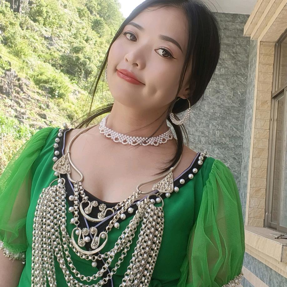 杨某某