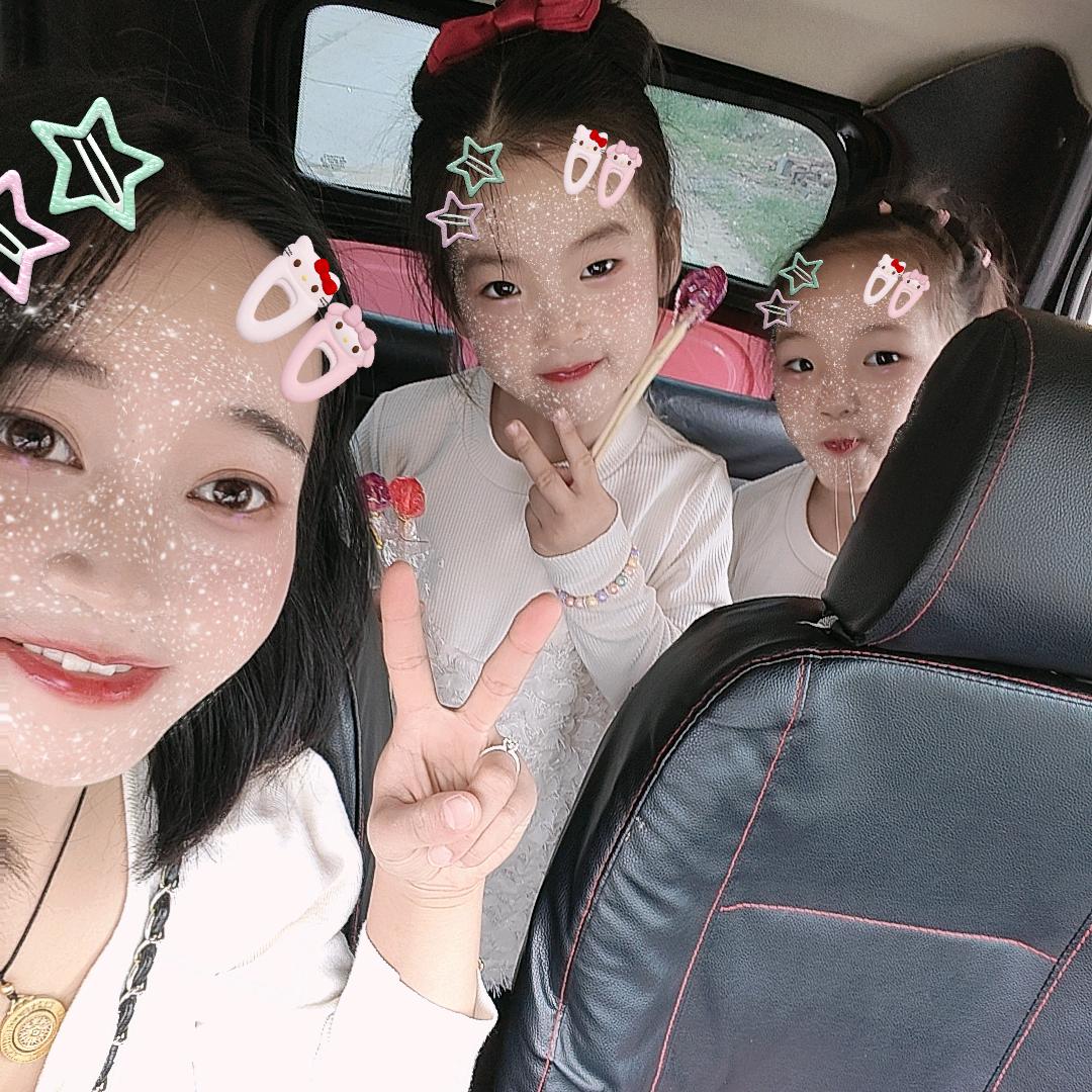 姸  柠  妈妈