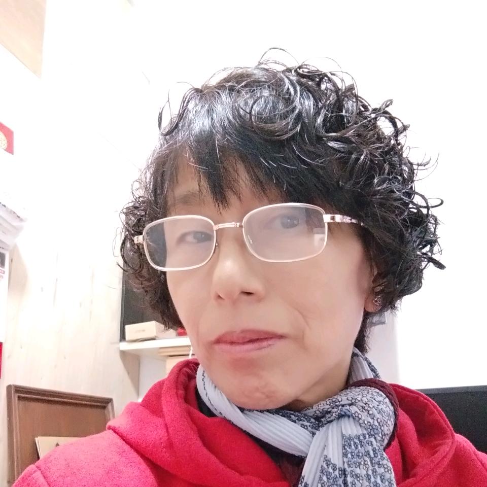 周芬姐上午12点28分开播