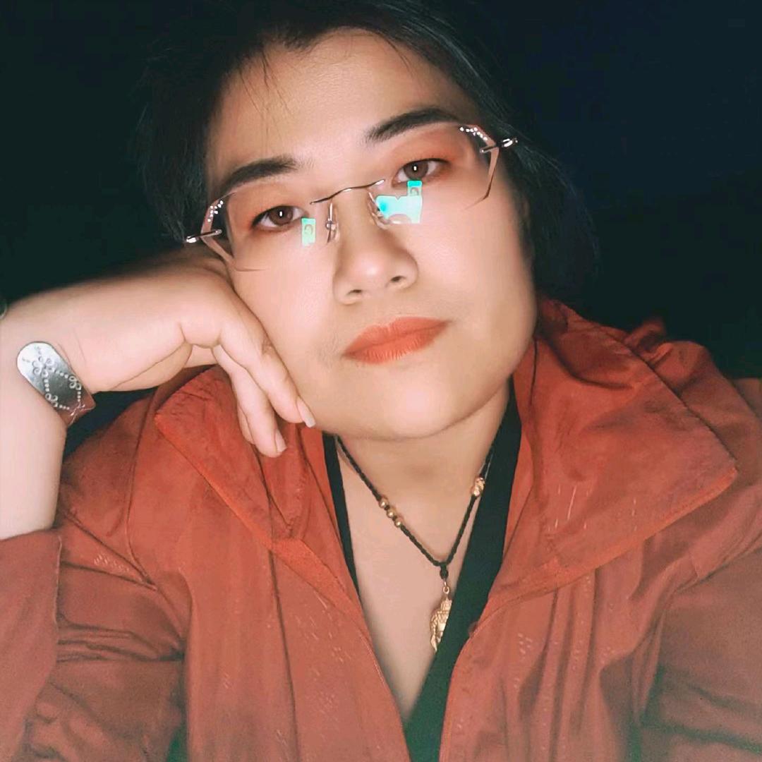 小美👄