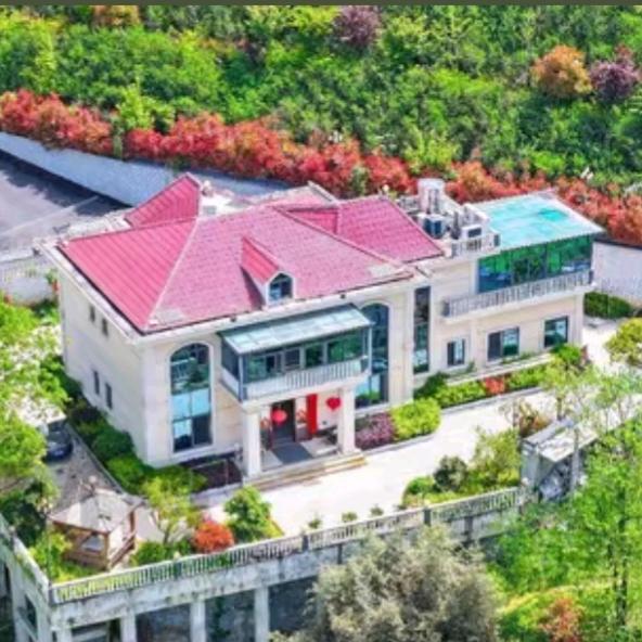 竹溪县纪家山别墅民宿