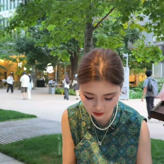 👺👺👺🤖🤖🤖🤖