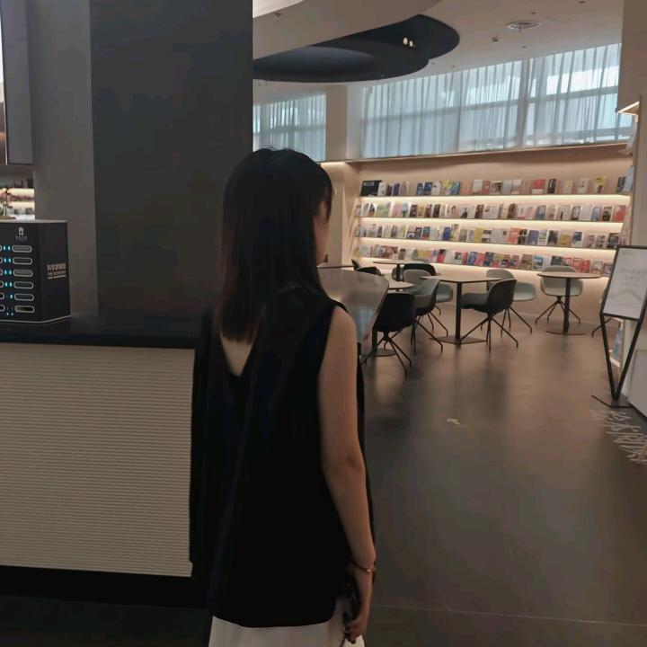 捡芝麻的女孩👧