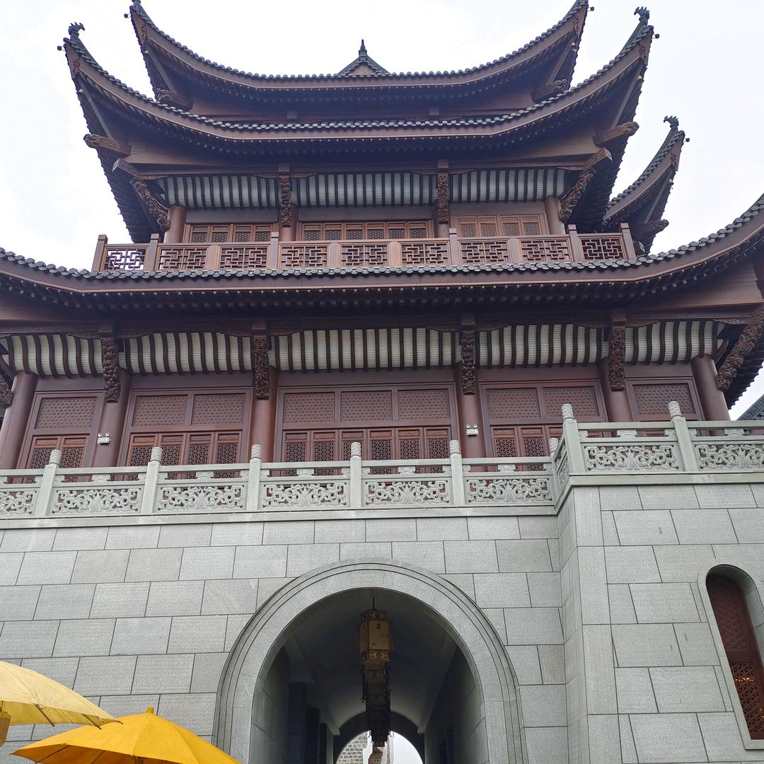 槐花新村书记曹永福