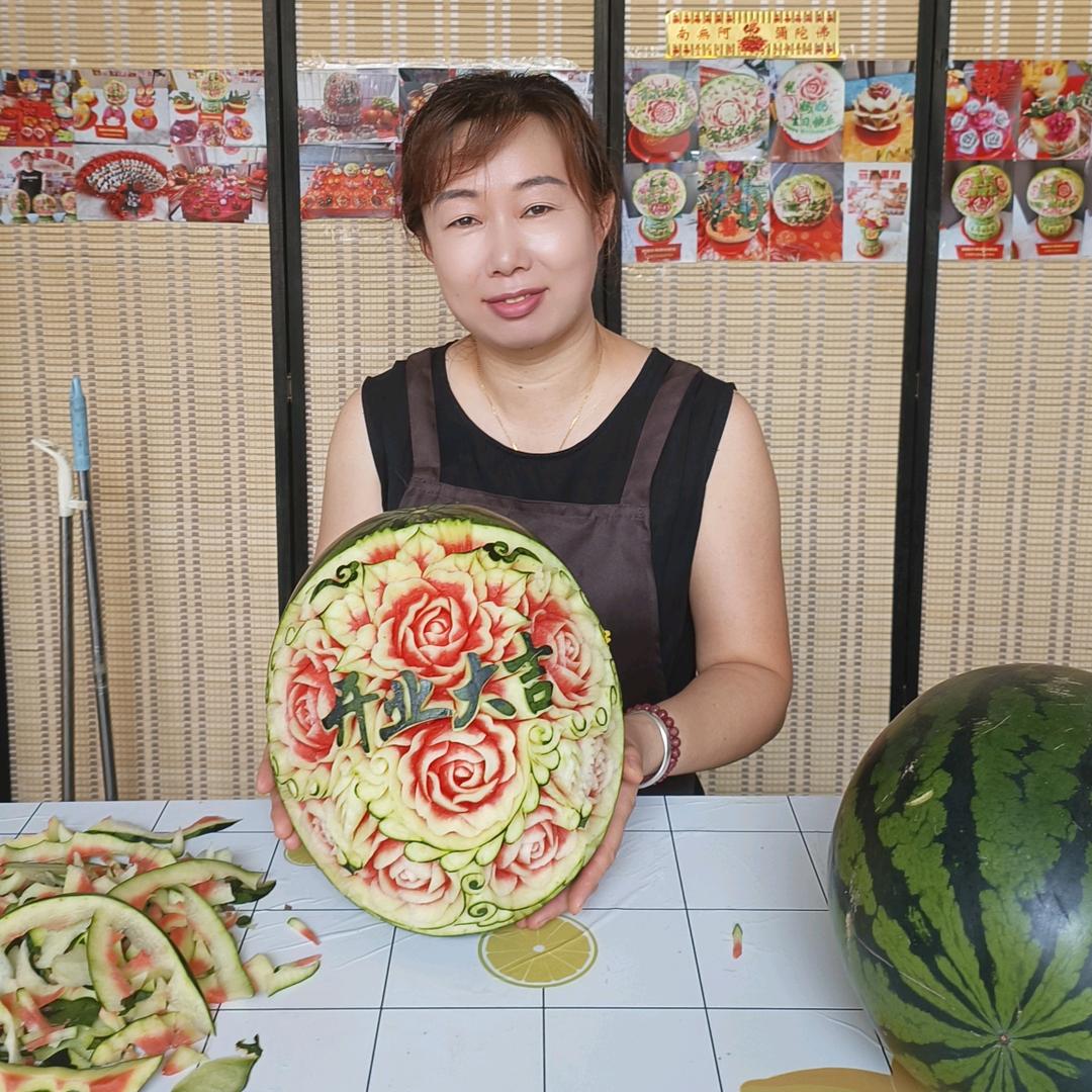 丽丽果雕与创意花礼