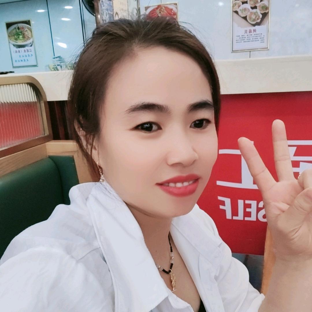 阳光灿烂。