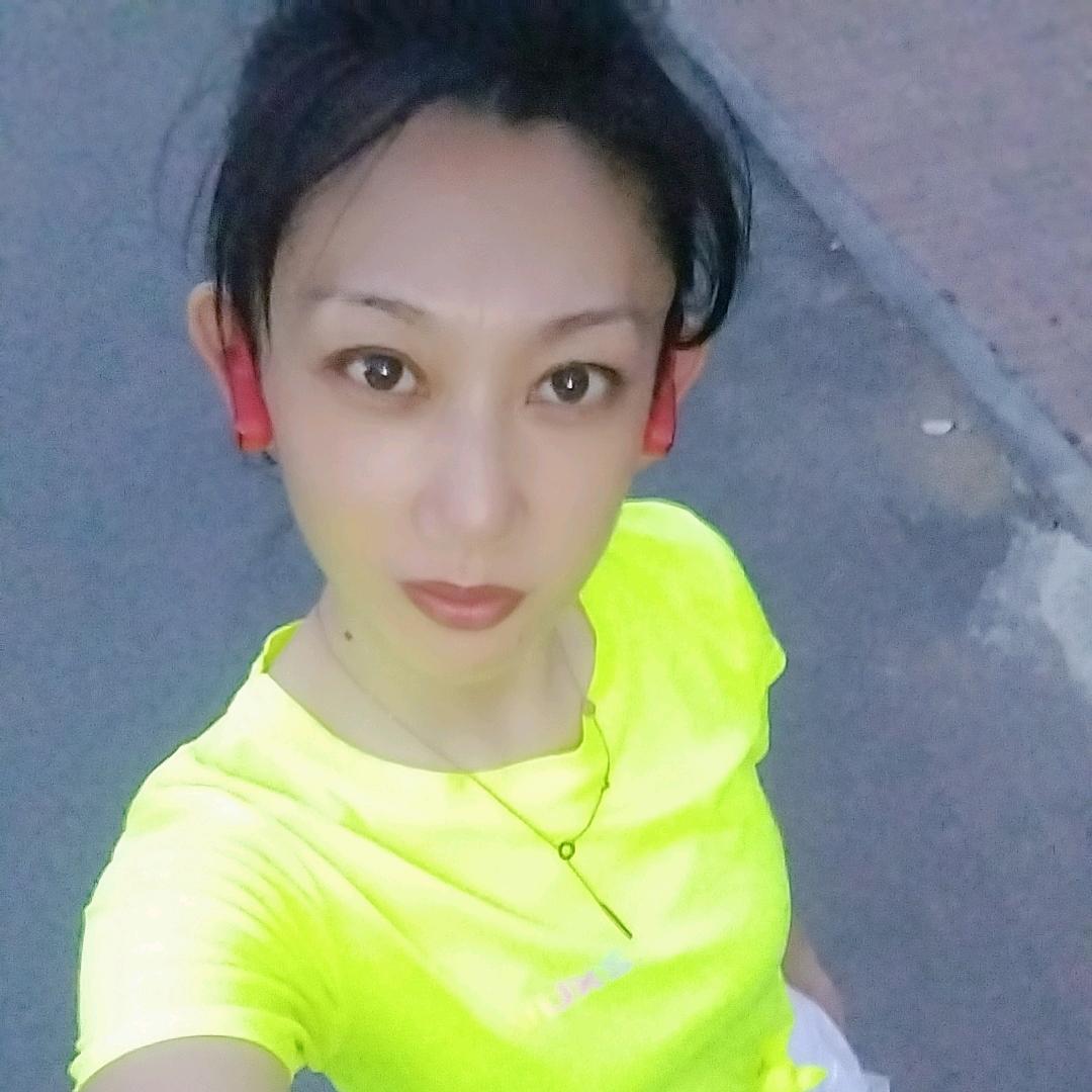 爱跑步的玲儿