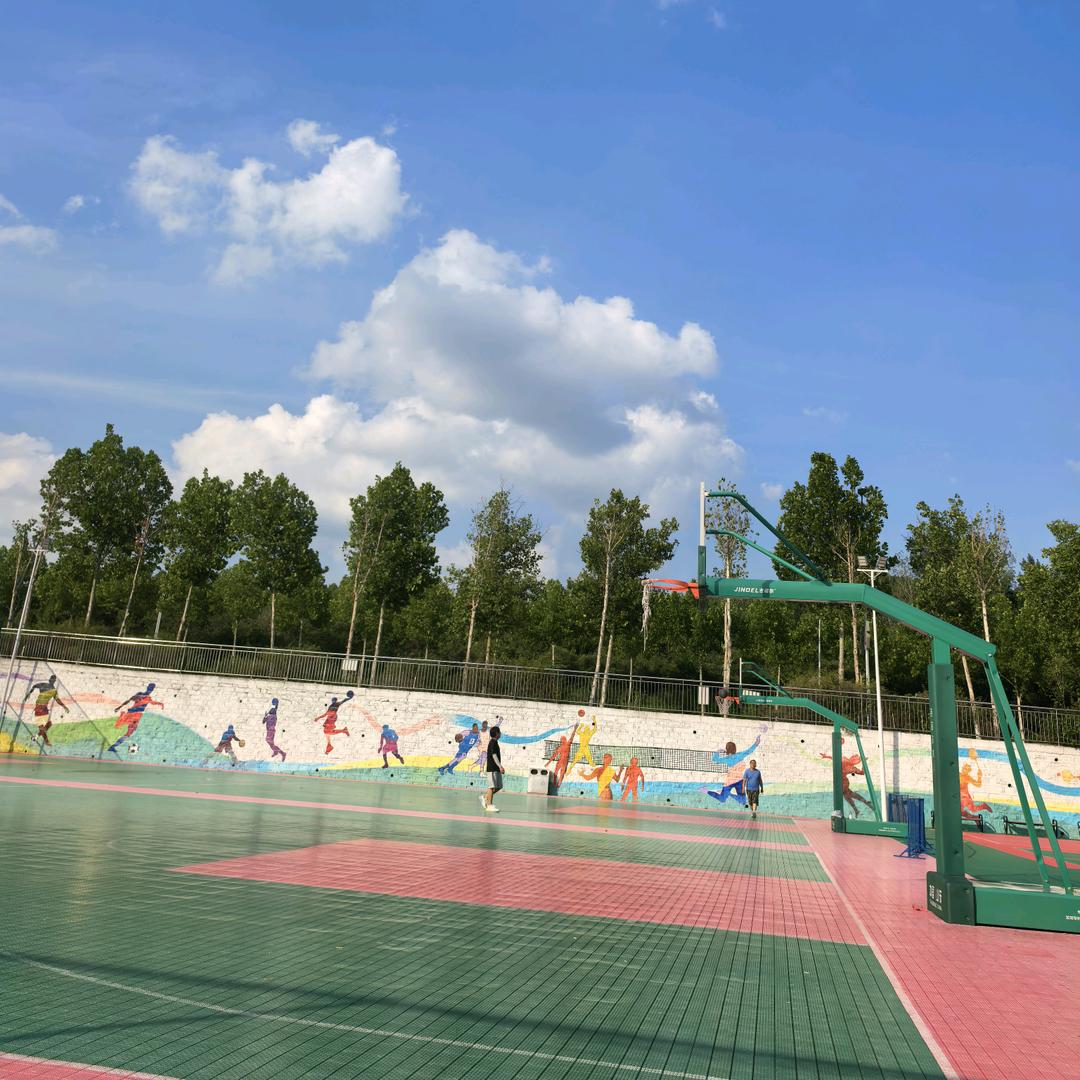 锦东野球场