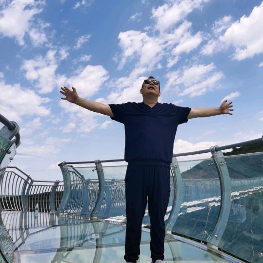 敬过往，敬明天