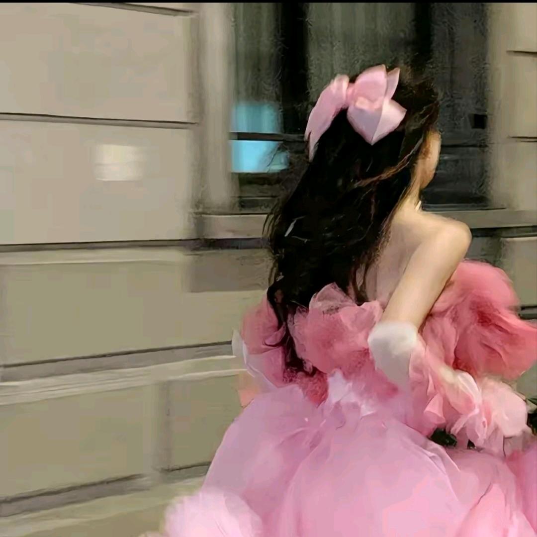 ＊
