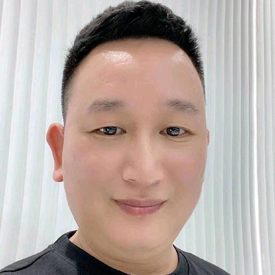刘星.代熬的草本洗发液