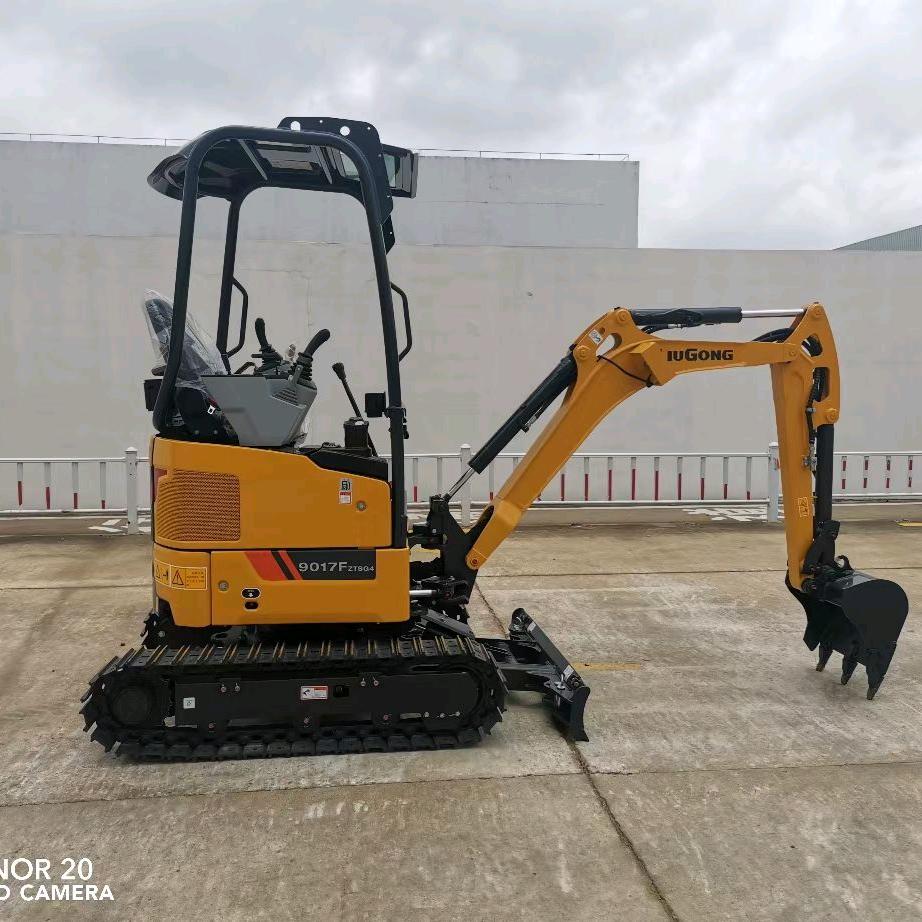 烟台柳工挖掘机@王俊豪