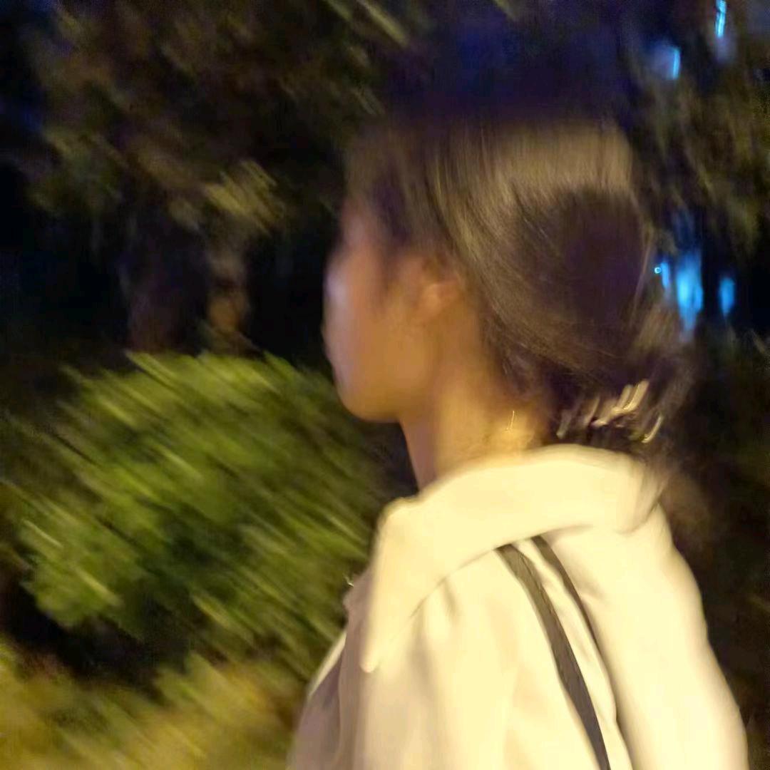 (｡･ω･｡)ﾉ♡宋.S