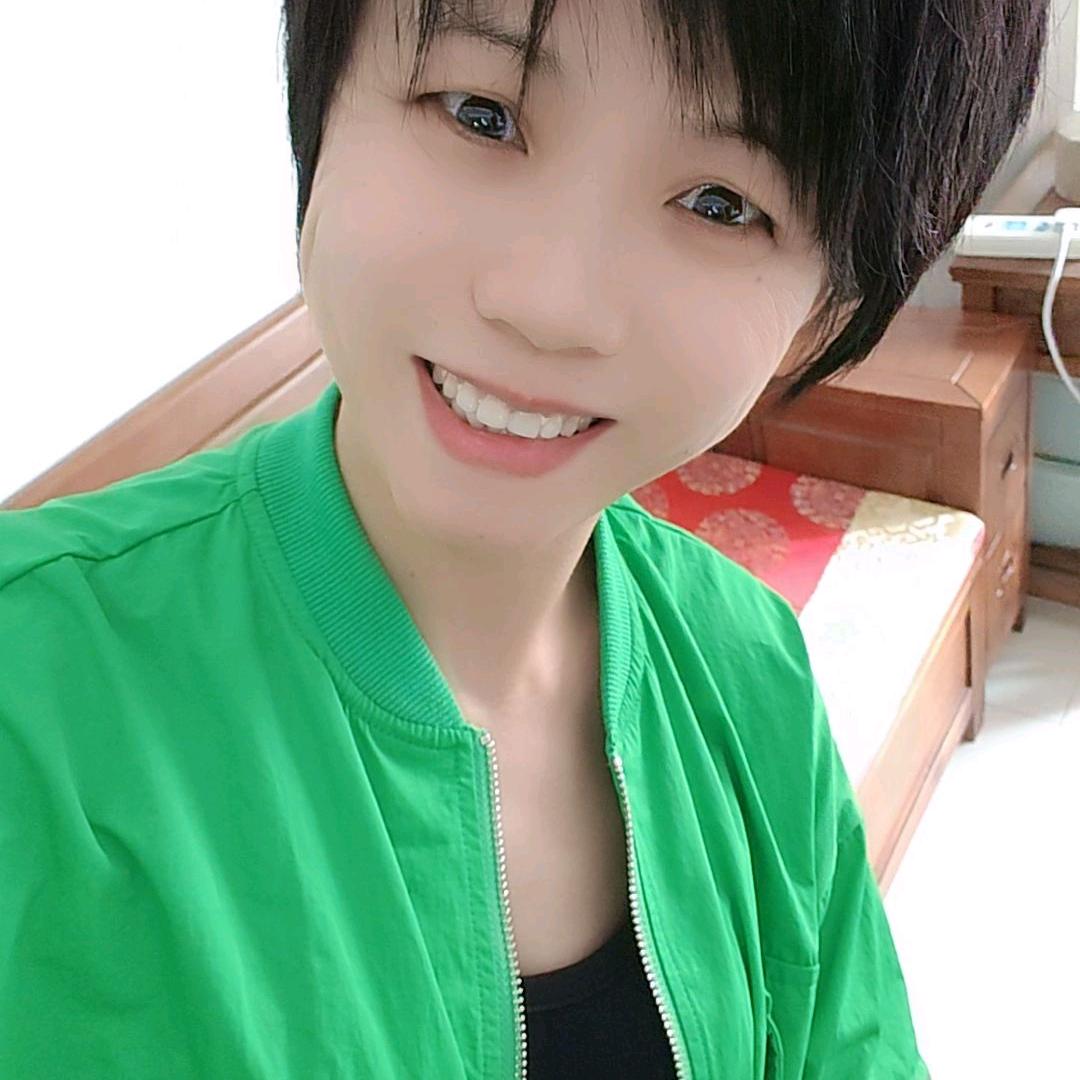 梅姐舞动青春女装