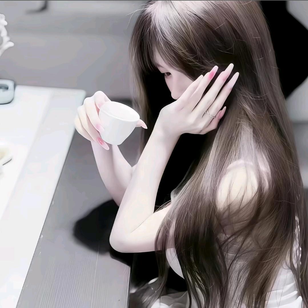 萱萱小姐ovo.
