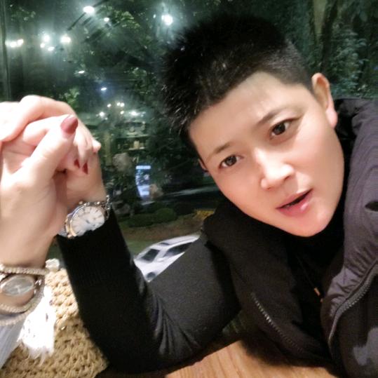 沉、默微笑💑