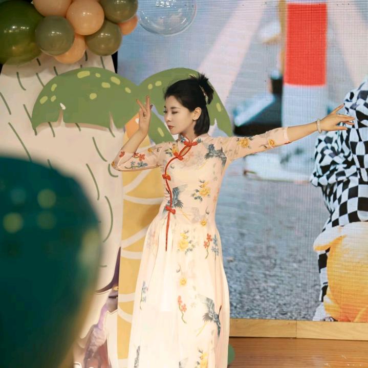 田田演绎  （弹姑娘的小琵琶）  🍒