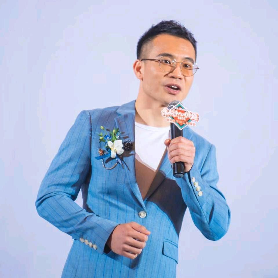 收腹大师兄