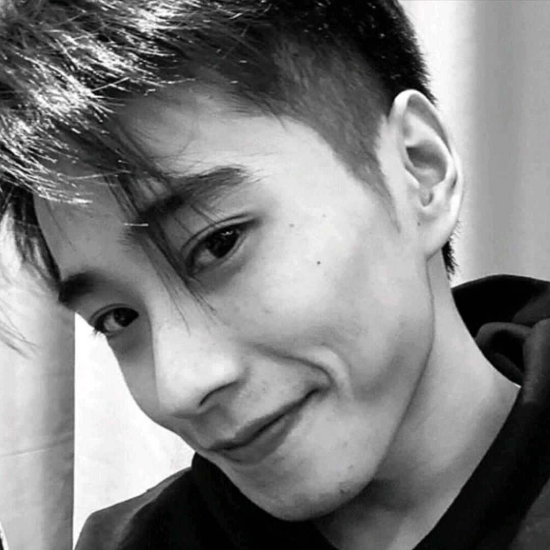 李拾七 .