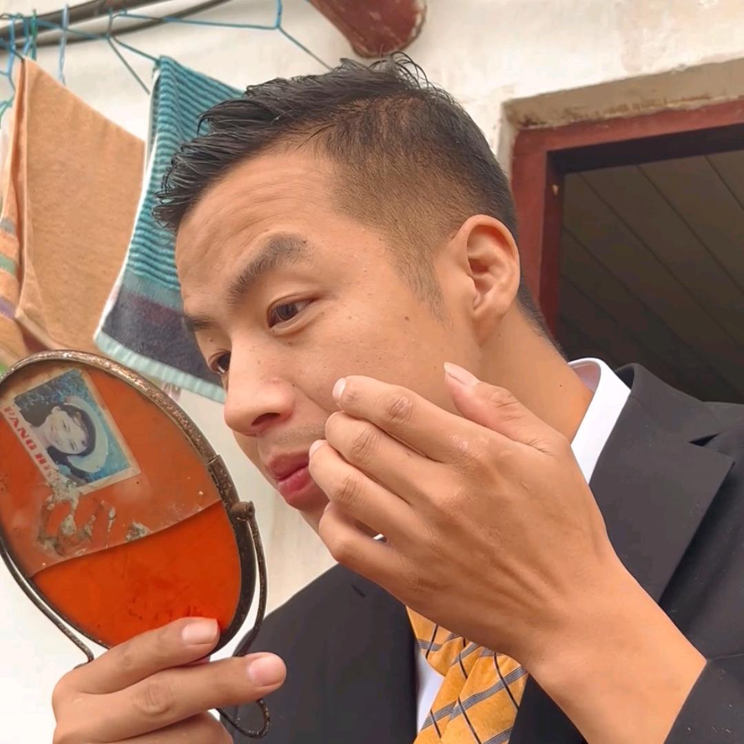 村德华