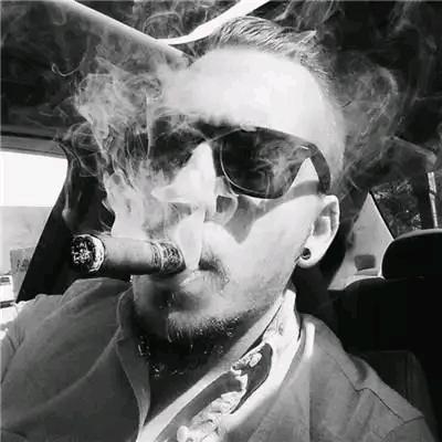 🚬孤灯ω浊酒🍺