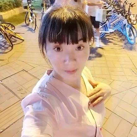 向二妹.