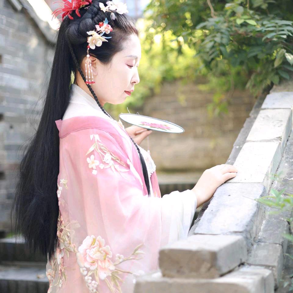 范有范的姐