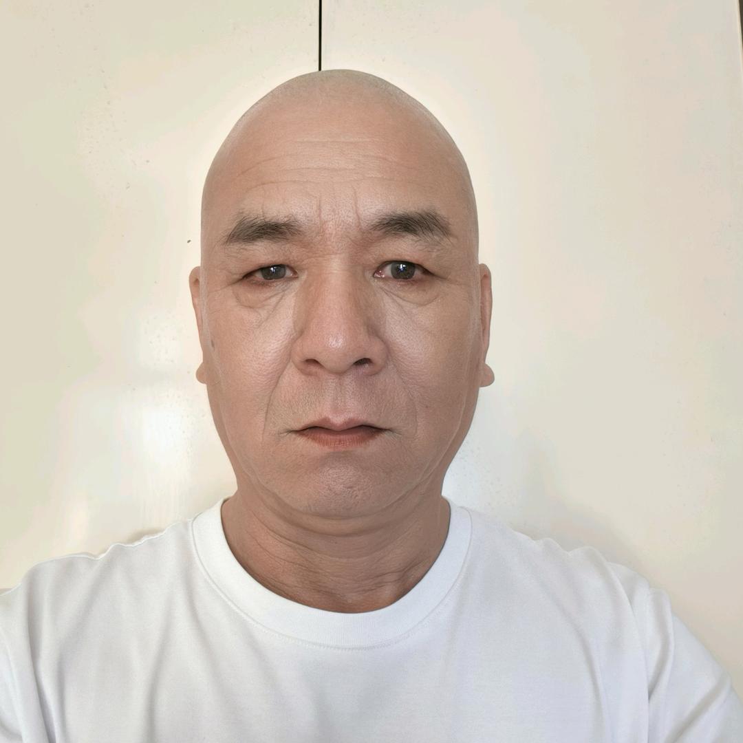 家有白酒红酒