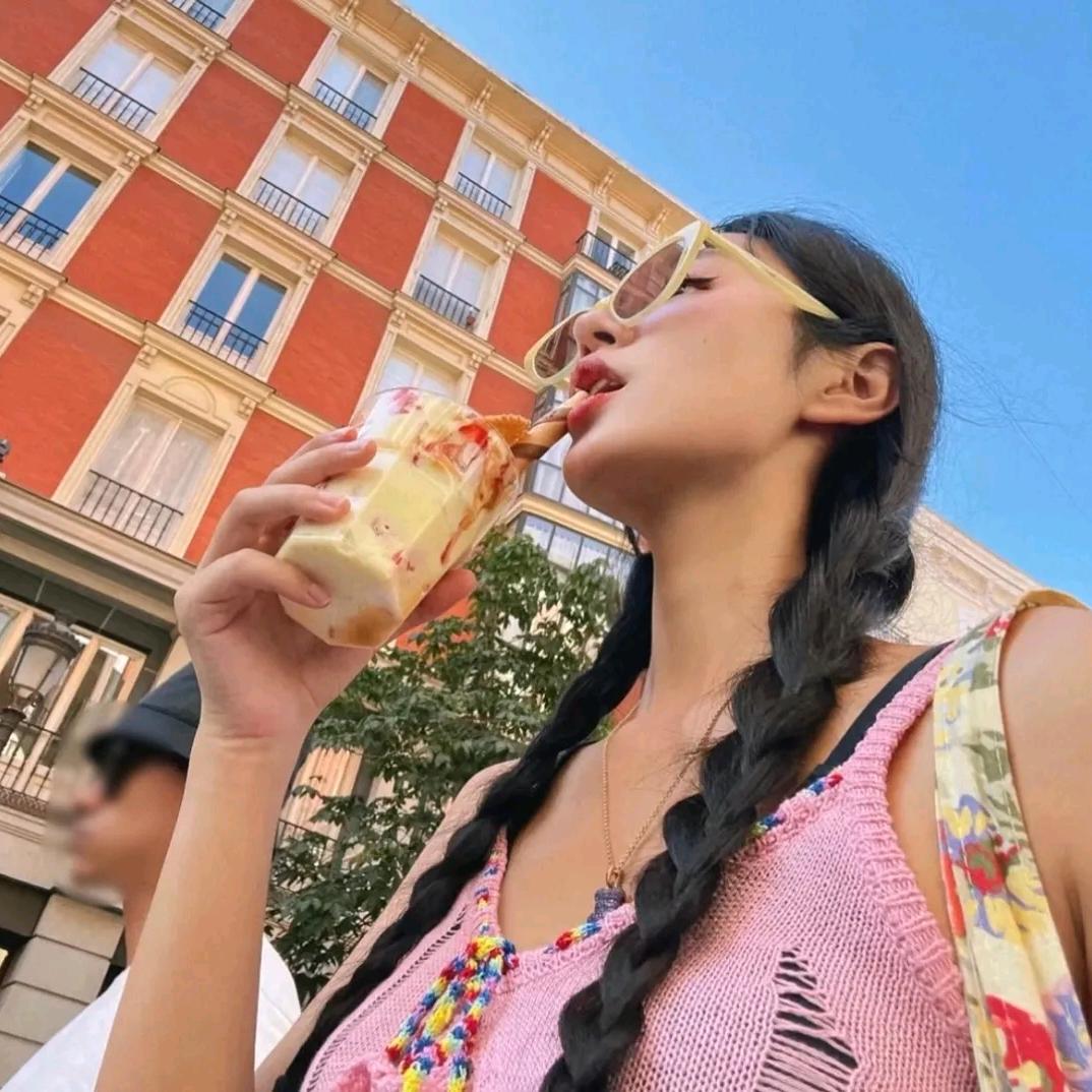 呼啦啦进食接班人