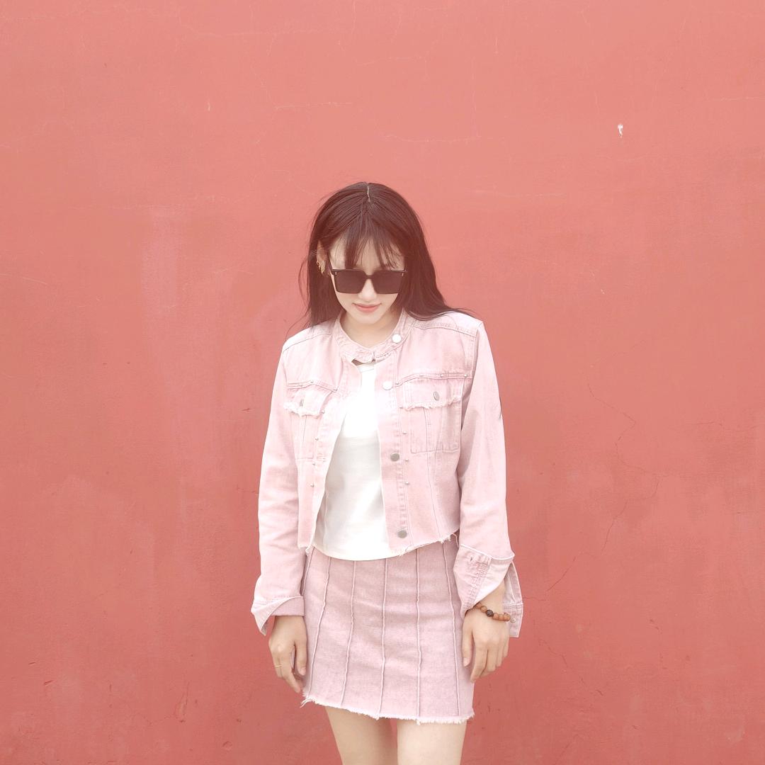 东川.化妆师.  冯小扣