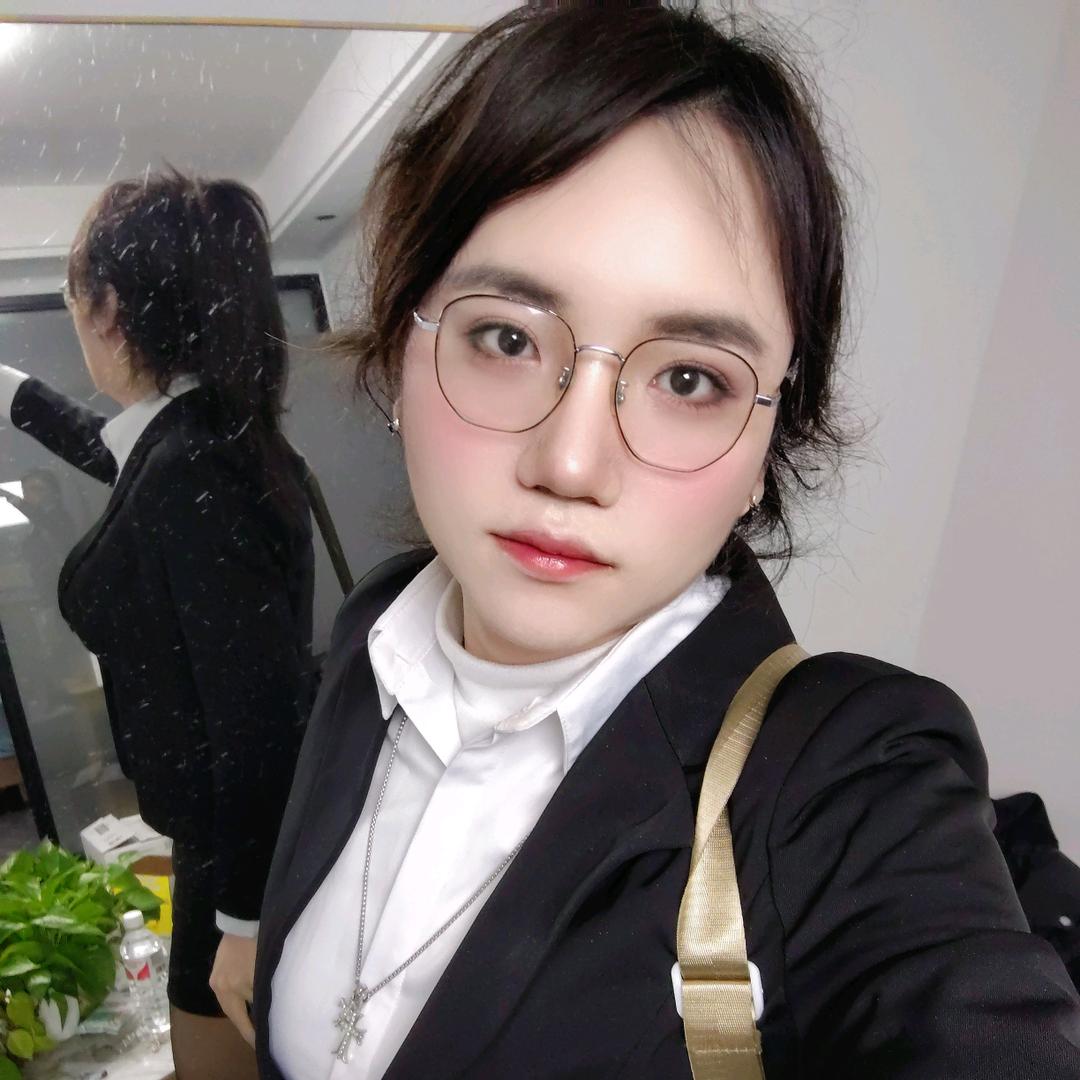 吕佳薇