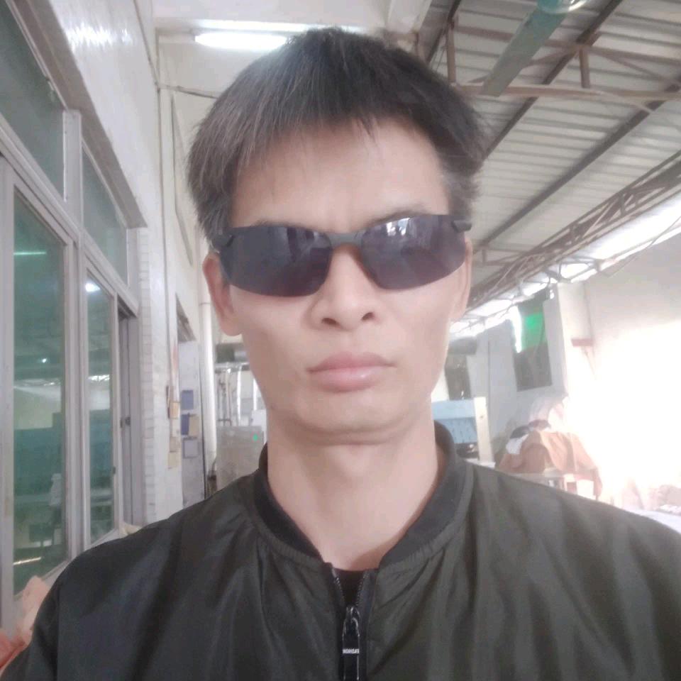 ✧*  ꧁孤傲狼꧂｡✧*