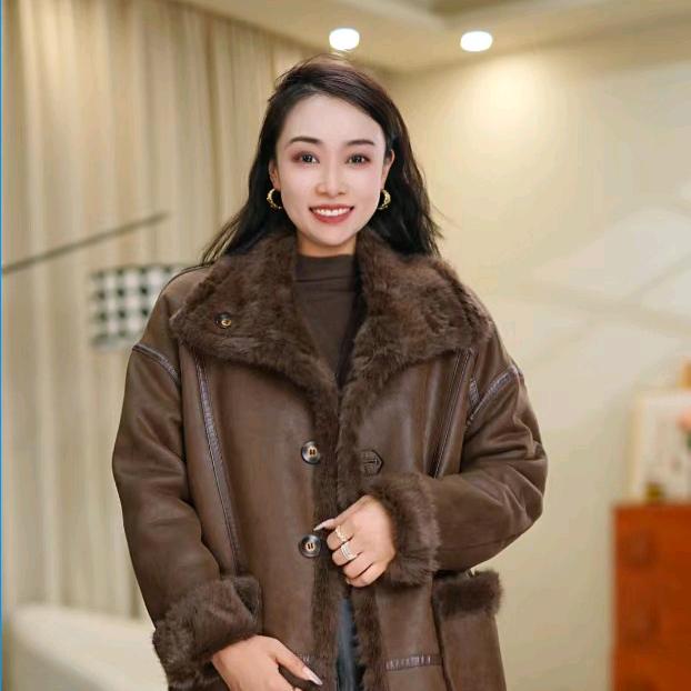 尼尼轻奢女装