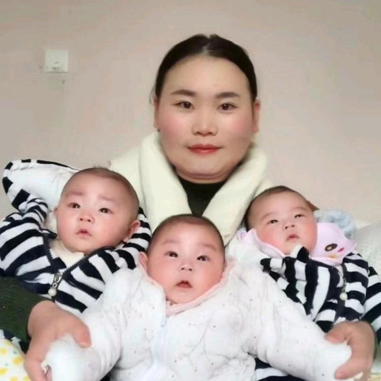 三胞胎妈妈悦悦（已庾60）