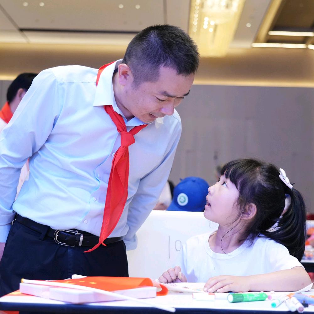 卞正华（陕西省少年儿童文化研究会会长）