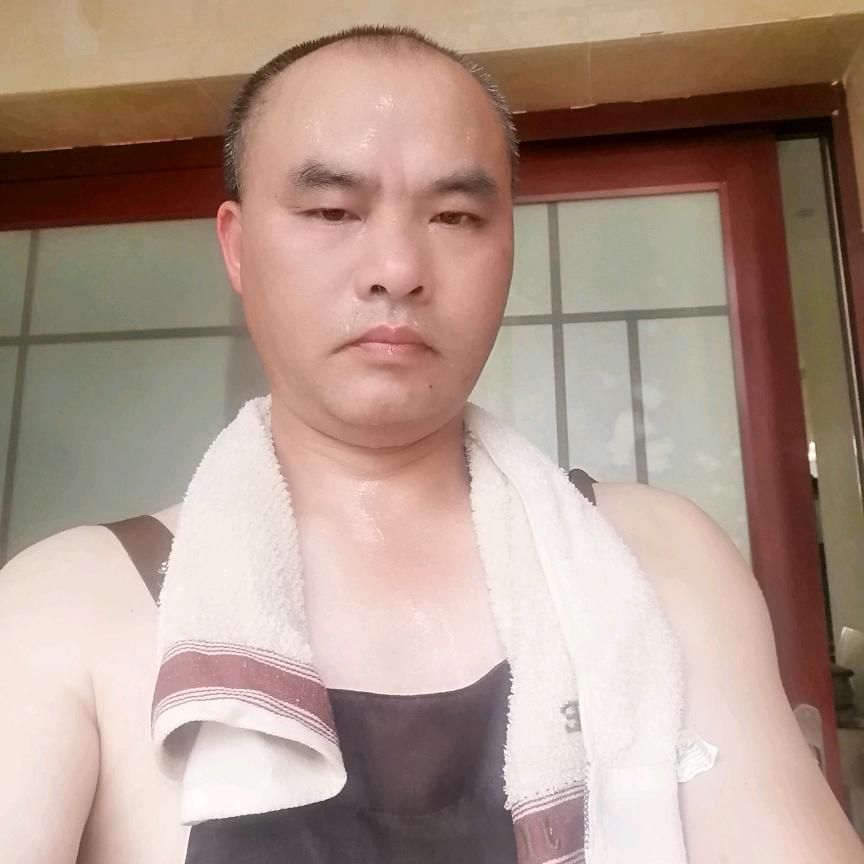 被疼痛折磨的大厨