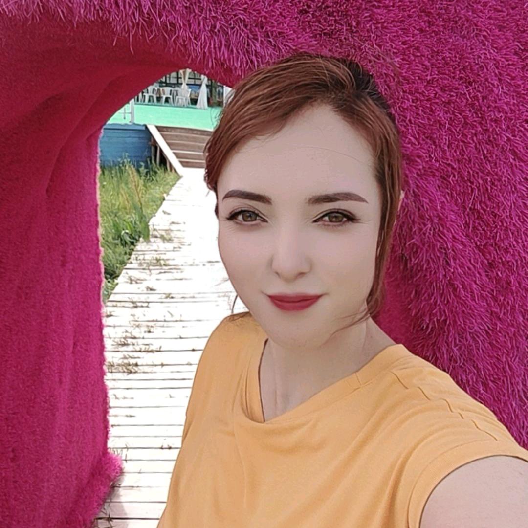 设计师 热依汗古丽