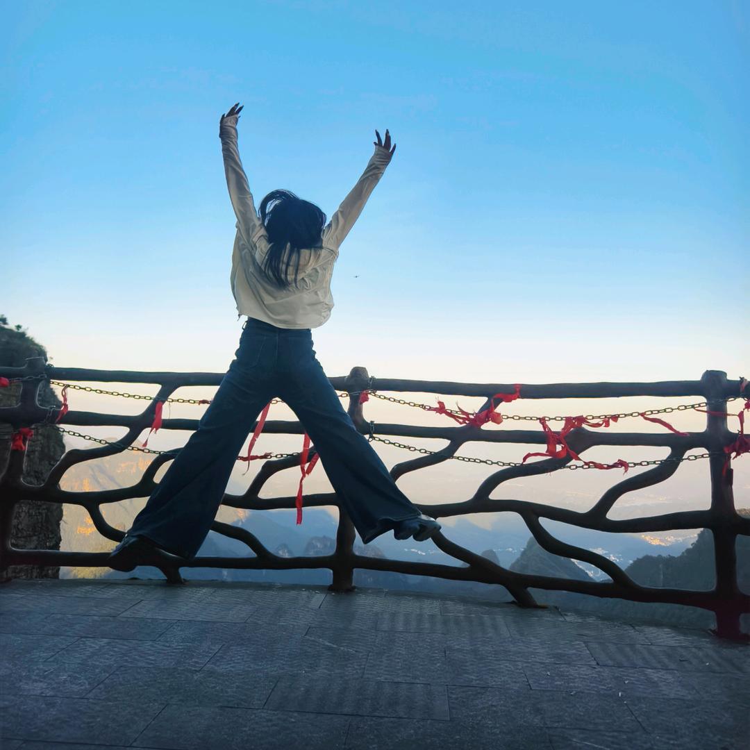 不发脾气只发财