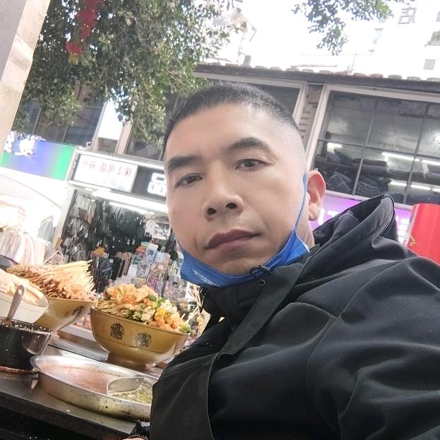 仓山师大学生街钵钵鸡