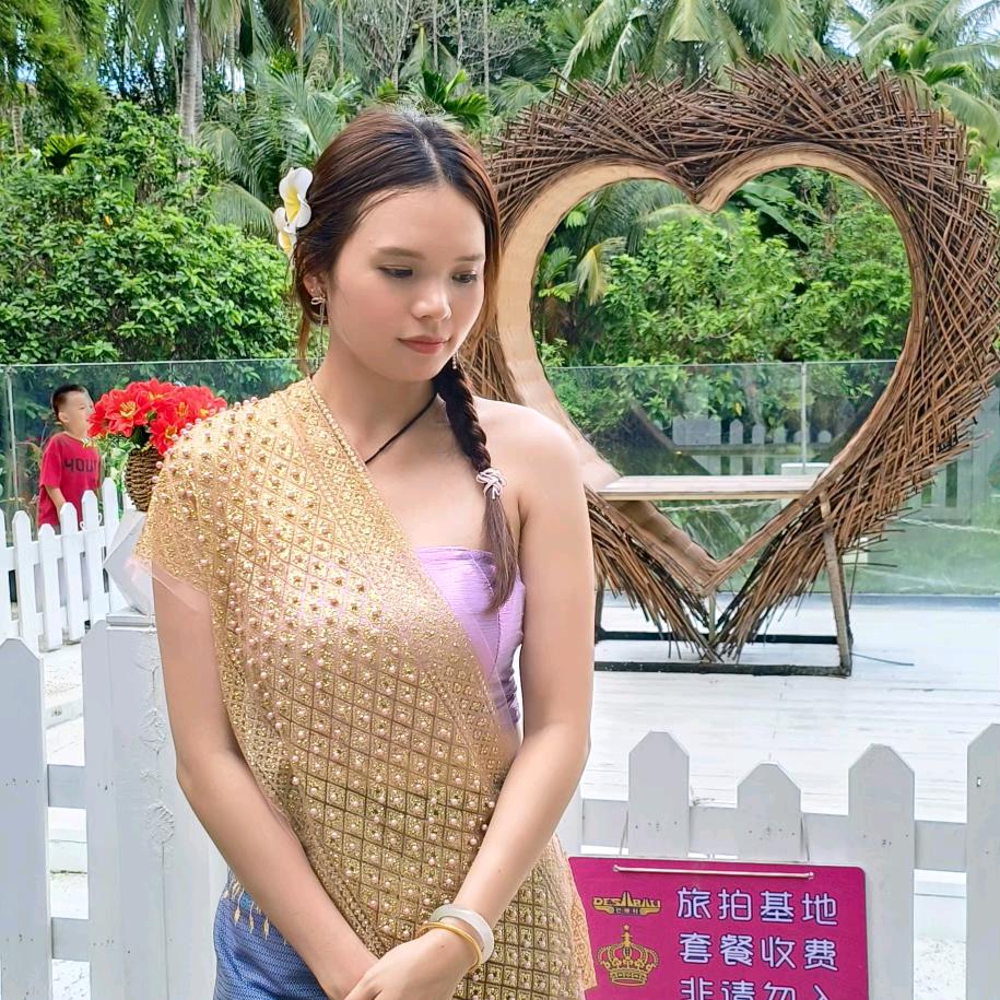 不打腮红只打哈欠