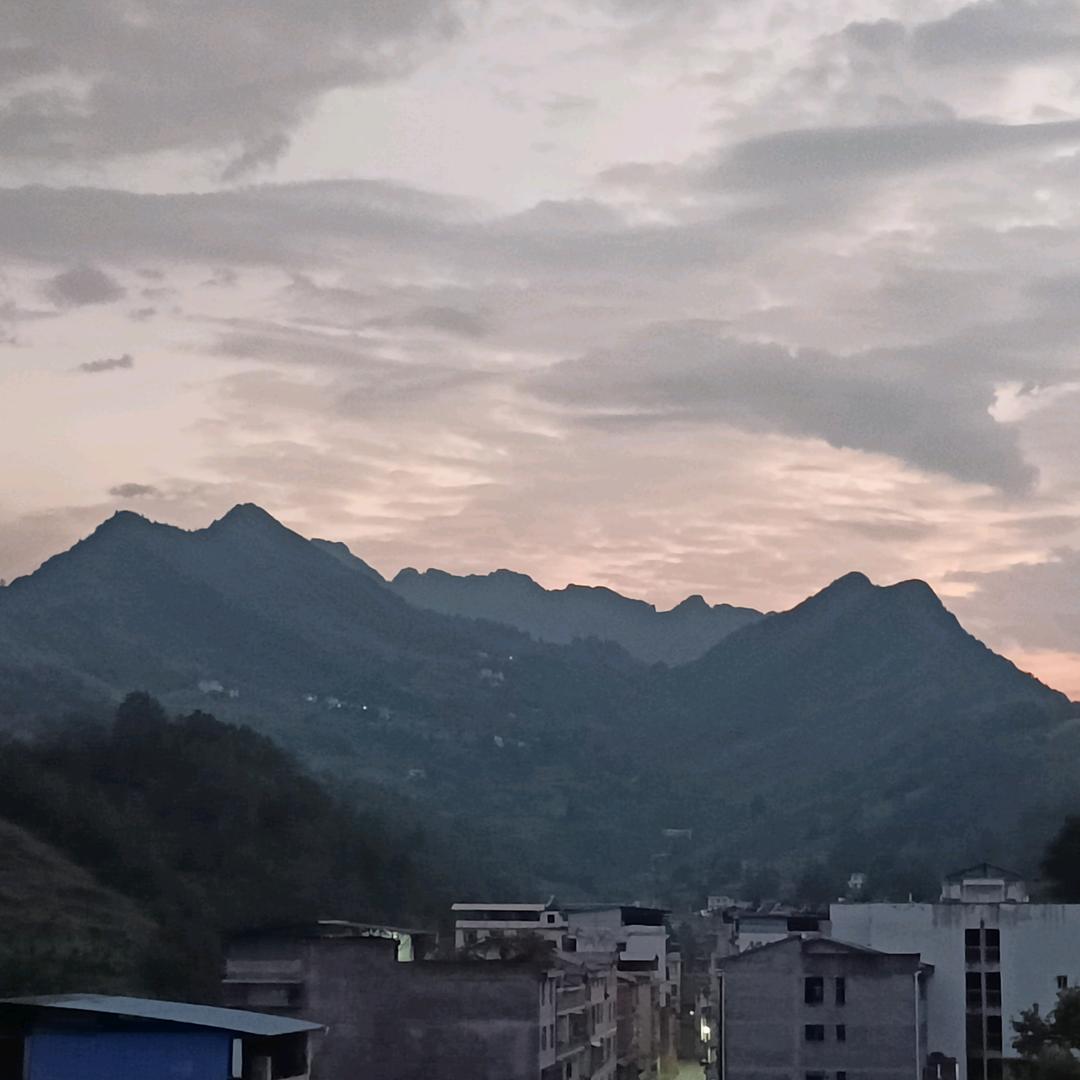 火炏焱