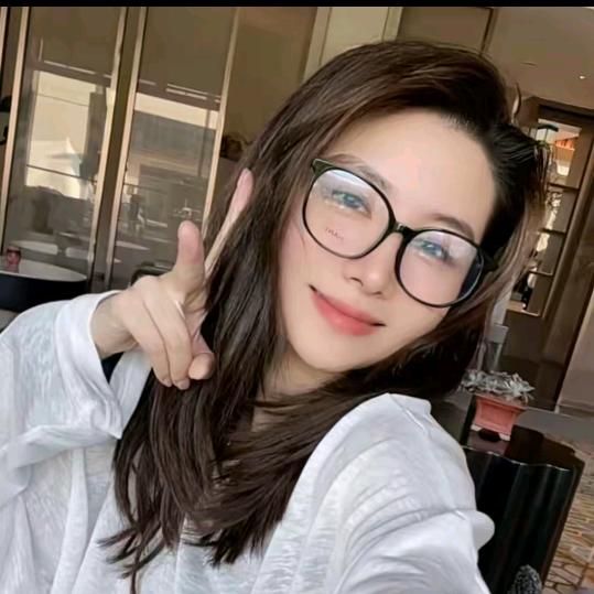 月月不吃鱼-每日穿搭