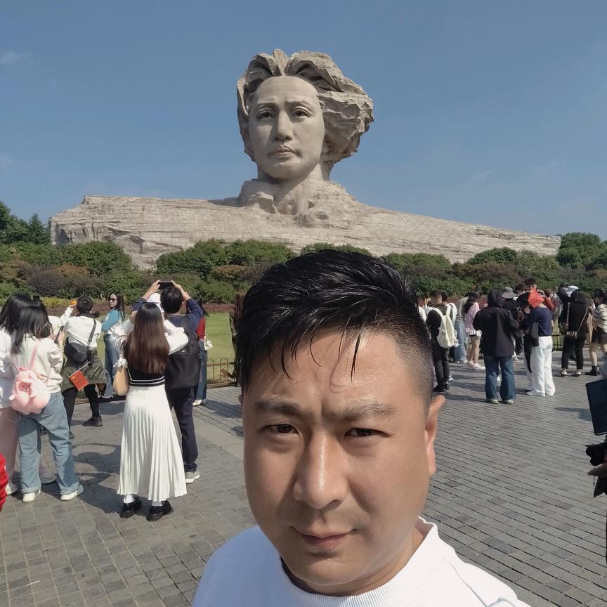 拓格装饰  高斌