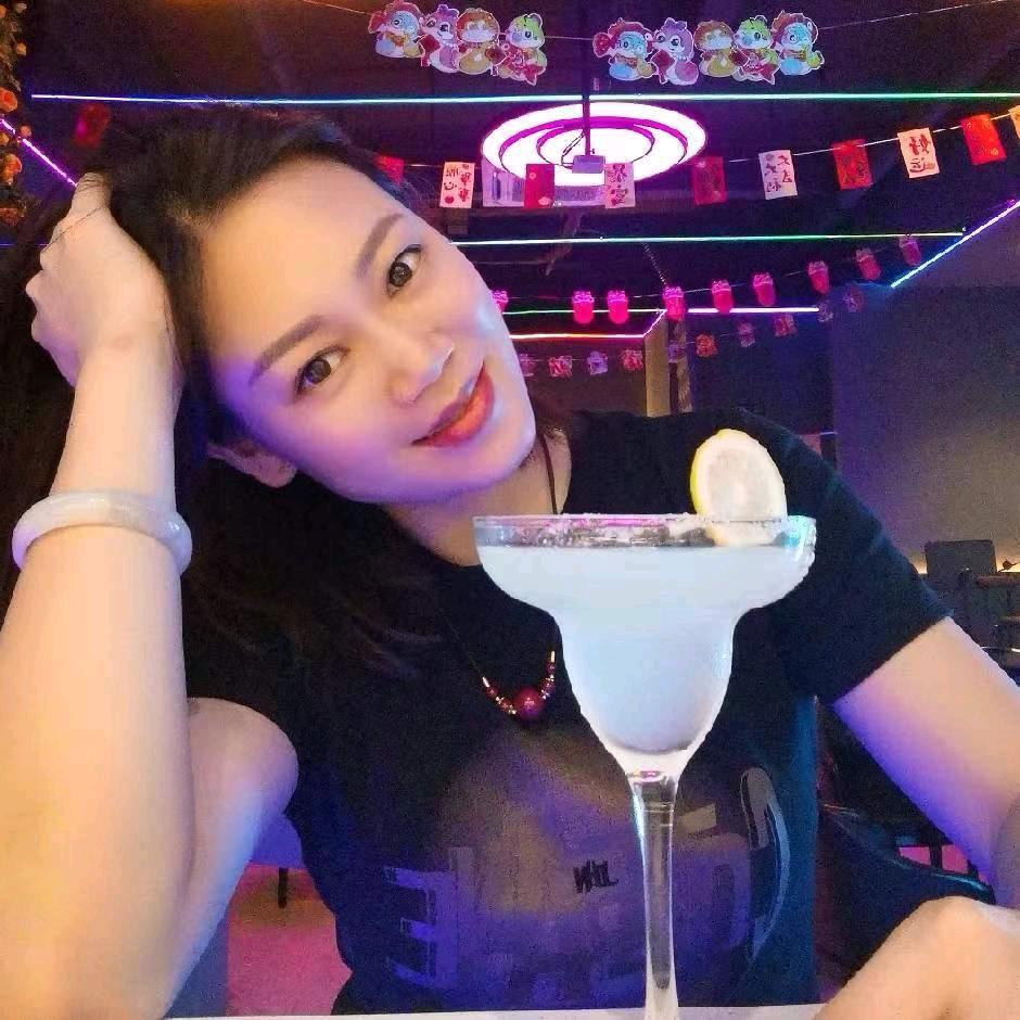*一夕一夏*（小黑唇日咖夜酒）