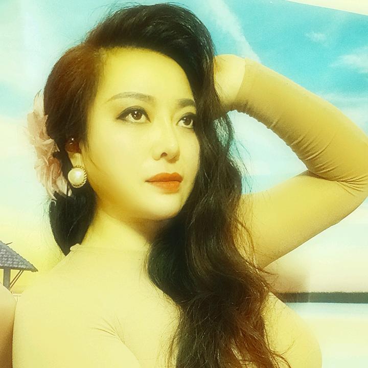 小思君🎤头像