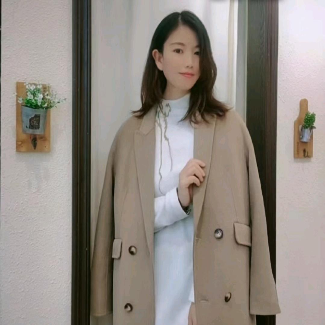 信阳范可儿  迪丝雅  KERR女装